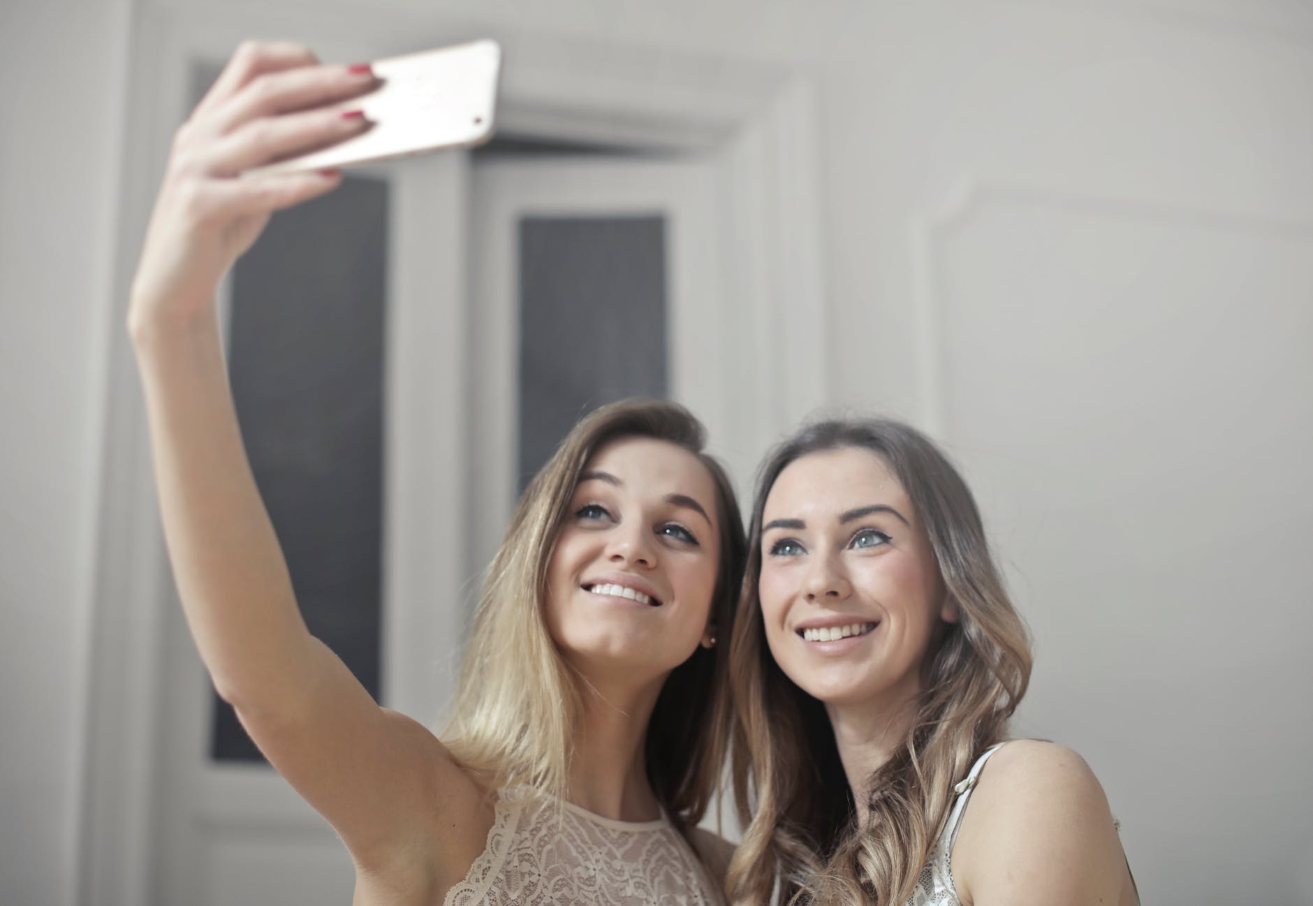 Its Selfie Time Get The Best Selfie Sticks Today And Get Set Go 